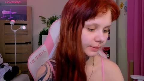 Snapshot of britney_lynch chatting on November 2025 11:03:01 PM Britney online show from November 2025 11:03:01 PM