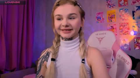 Snapshot of britney_lynch chatting on March 2026 06:48:02 PM Britney online show from March 2026 06:48:02 PM