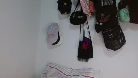 Snapshot of brittany_bubbles chatting on October 2025 01:11:01 AM maru miaw Please help me to reach 100 thumbs up online show from October 2025 01:11:01 AM