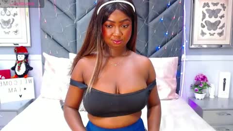 Snapshot of brittanyjhonnns chatting on December 2024 09:50:02 AM brittany 25 years old happy as a worm online show from December 2024 09:50:02 AM