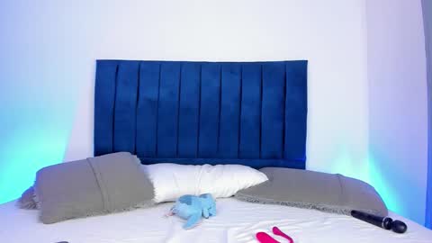 brittany 25 years old  happy as a worm  online show from December 2025 07:50:01 AM