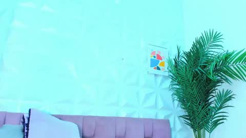 Snapshot of briyit_doll chatting on January 2025 02:48:02 AM BRIYIT online show from January 2025 02:48:02 AM