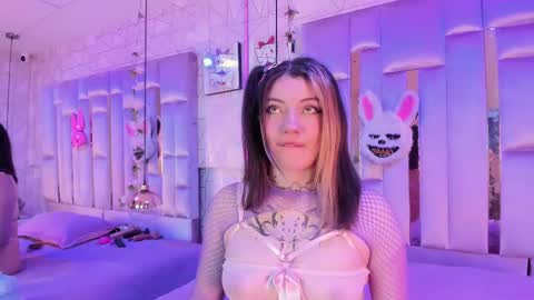 Snapshot of broklin_white23 chatting on February 2025 01:07:01 PM online show from February 2025 01:07:01 PM