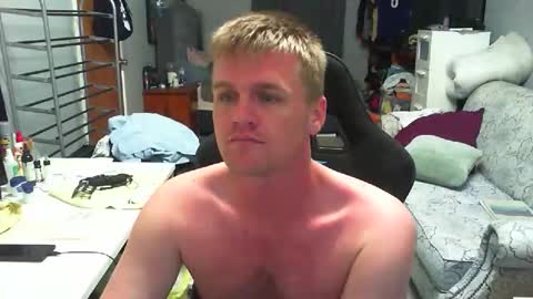 Snapshot of bronson___ chatting on October 2025 11:05:02 AM Bronson online show from October 2025 11:05:02 AM
