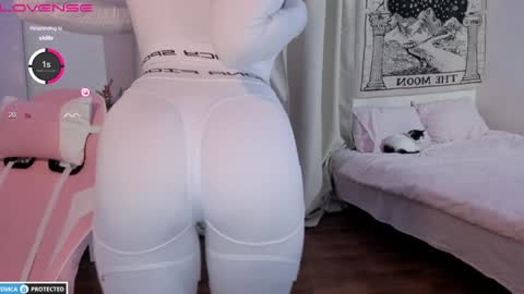 Brook  Help me collect 100 reactions  online show from January 2025 11:34:02 PM