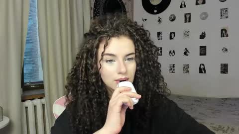 Brook  Help me collect 100 reactions  online show from October 2025 07:07:01 AM