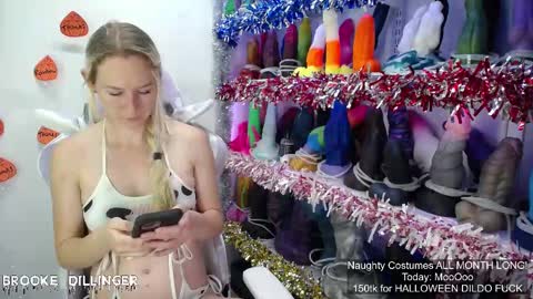 Snapshot of brookedillinger chatting on October 2025 12:30:02 AM Brooke1993 online show from October 2025 12:30:02 AM