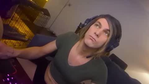 Snapshot of brookiebabyyyx3 chatting on February 2025 09:13:02 AM brooke online show from February 2025 09:13:02 AM