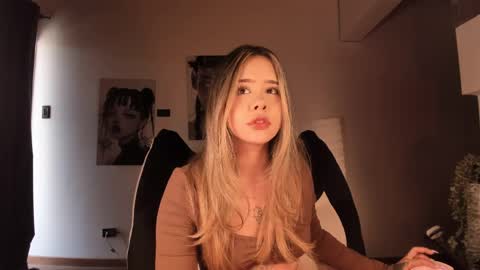 Snapshot of brooklyn_baby_ chatting on March 2026 04:17:02 PM Nat Independent model Please help me to reach 200 thumbs up online show from March 2026 04:17:02 PM