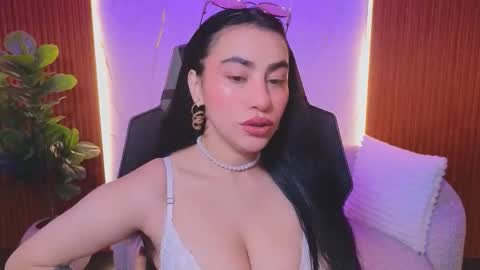 Snapshot of brown_alicee chatting on September 2025 11:22:02 AM Alice online show from September 2025 11:22:02 AM