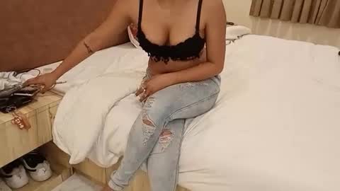 Chocolate couple online show from March 2026 10:04:01 AM