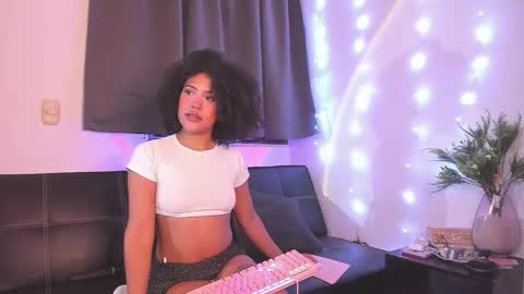 Snapshot of browngirl69 chatting on January 2025 02:18:01 AM miss muller online show from January 2025 02:18:01 AM
