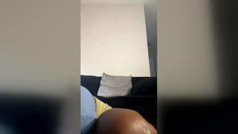 brownnnjuicy online show from December 2025 02:12:02 PM