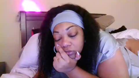 brownroundrenee online show from October 2025 10:11:02 AM