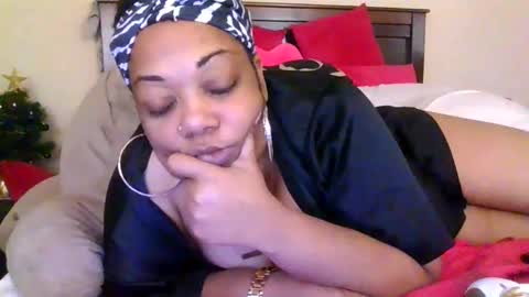 Snapshot of brownroundrenee chatting on February 2026 03:42:02 PM brownroundrenee online show from February 2026 03:42:02 PM