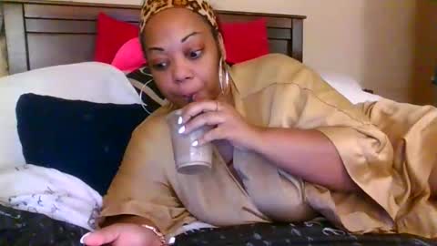 Snapshot of brownroundrenee chatting on March 2026 10:00:01 AM brownroundrenee online show from March 2026 10:00:01 AM