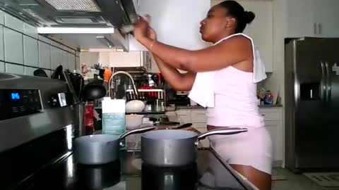 Snapshot of brownsugarcutie3 chatting on December 2025 01:44:01 AM Brownsuagrcutie online show from December 2025 01:44:01 AM