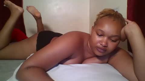 Snapshot of browny_candyz chatting on December 2024 01:00:01 PM Tracy online show from December 2024 01:00:01 PM