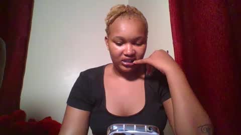 Snapshot of browny_candyz chatting on December 2024 07:00:01 PM Tracy online show from December 2024 07:00:01 PM