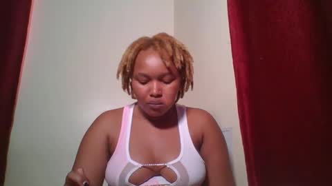 Snapshot of browny_candyz chatting on December 2024 01:06:02 PM Tracy online show from December 2024 01:06:02 PM
