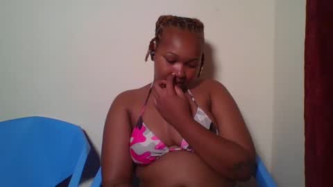 Snapshot of browny_candyz chatting on January 2025 07:31:02 PM Tracy online show from January 2025 07:31:02 PM