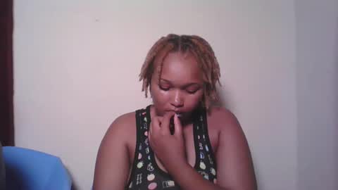 Snapshot of browny_candyz chatting on January 2025 03:51:02 PM Tracy online show from January 2025 03:51:02 PM