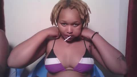 Snapshot of browny_candyz chatting on February 2025 12:16:01 PM Tracy online show from February 2025 12:16:01 PM