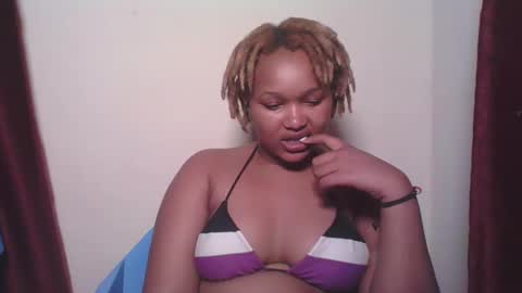 Snapshot of browny_candyz chatting on February 2025 06:40:02 PM Tracy online show from February 2025 06:40:02 PM
