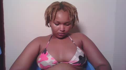 Snapshot of browny_candyz chatting on February 2025 07:35:02 PM Tracy online show from February 2025 07:35:02 PM
