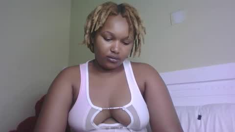 Snapshot of browny_candyz chatting on February 2025 08:33:01 PM Tracy online show from February 2025 08:33:01 PM
