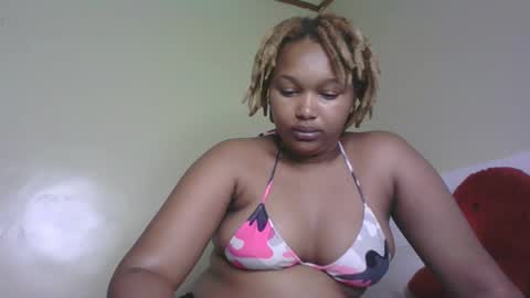 Snapshot of browny_candyz chatting on February 2025 10:29:01 AM Tracy online show from February 2025 10:29:01 AM