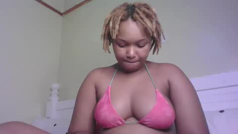 Snapshot of browny_candyz chatting on February 2025 03:39:02 AM Tracy online show from February 2025 03:39:02 AM