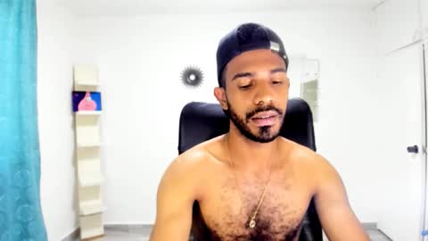 bruce_1111 online show from September 2025 08:35:02 PM