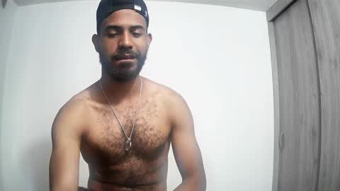 bruce_1111 online show from December 2025 04:24:01 PM