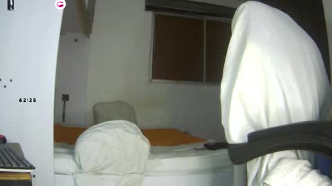 Snapshot of bruce_bigg chatting on November 2025 08:36:02 AM Bruce online show from November 2025 08:36:02 AM