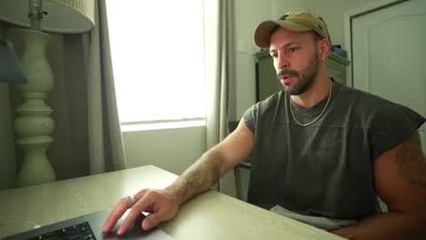 Snapshot of brucestryker chatting on February 2026 08:21:01 PM onlyfans BRUCESTRYKER online show from February 2026 08:21:01 PM