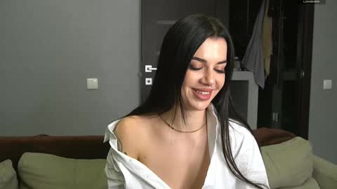 Snapshot of brunette_from_the_moon chatting on December 2024 08:47:01 PM Alice online show from December 2024 08:47:01 PM