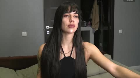 Snapshot of brunette_from_the_moon chatting on December 2024 06:27:01 PM Alice online show from December 2024 06:27:01 PM
