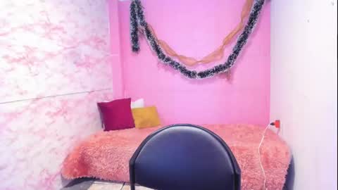 Snapshot of brunette_sasha chatting on December 2024 04:19:02 PM Sasha Brunette online show from December 2024 04:19:02 PM