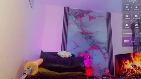 Snapshot of brunettesexy11 chatting on November 2025 11:09:02 AM ChannelR online show from November 2025 11:09:02 AM