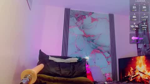 Snapshot of brunettesexy11 chatting on November 2025 07:24:02 PM ChannelR online show from November 2025 07:24:02 PM