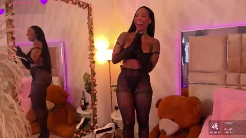 Snapshot of brunettklaryss chatting on November 2025 08:03:02 AM Brenda online show from November 2025 08:03:02 AM