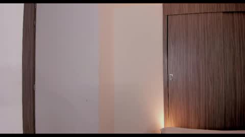     online show from October 2025 08:43:02 PM