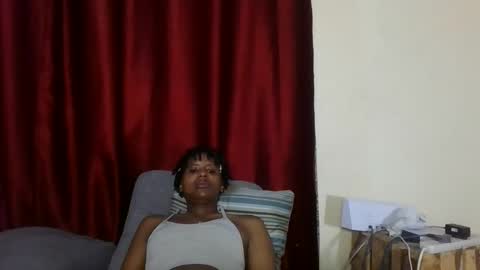 Snapshot of brunnette_blonde chatting on April 2026 12:58:02 PM everyday online show from April 2026 12:58:02 PM