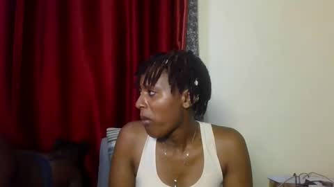 Snapshot of brunnette_blonde chatting on April 2026 12:27:02 PM everyday online show from April 2026 12:27:02 PM