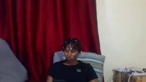 Snapshot of brunnette_blonde chatting on April 2026 01:38:01 AM everyday online show from April 2026 01:38:01 AM