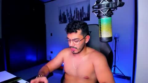 Snapshot of bruno_diaz31 chatting on January 2025 03:01:02 AM Bruno online show from January 2025 03:01:02 AM