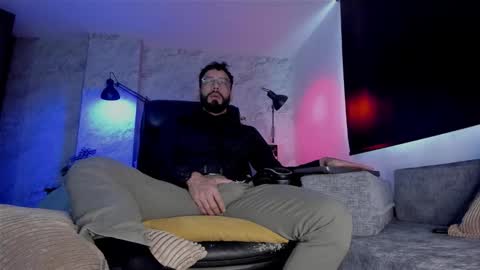 Snapshot of bruno_woods chatting on November 2025 12:16:02 PM Andres Suarez online show from November 2025 12:16:02 PM