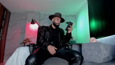 Snapshot of bruno_woods chatting on December 2025 12:36:02 PM Andres Suarez online show from December 2025 12:36:02 PM