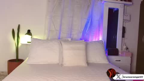 Bruno online show from September 2025 06:30:01 PM